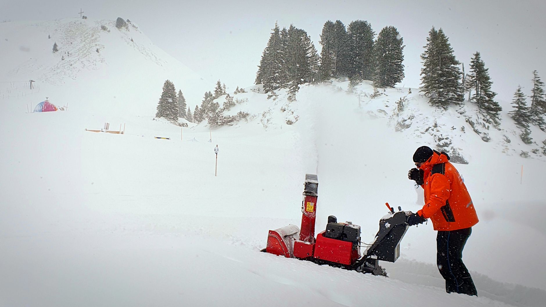 Sicherer Winterdienst & Streudienst